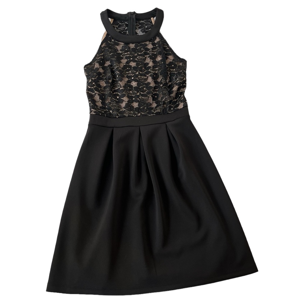 Black lace and satin dress with a zipper in the back #dresses #homecoming#formal